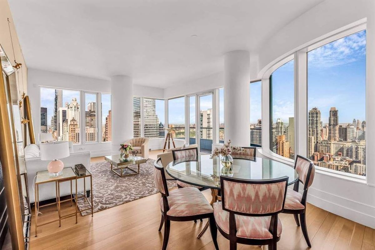 Photo for 252 East 57th Street - 252 East 57th Street Condominium in Midtown East, Manhattan