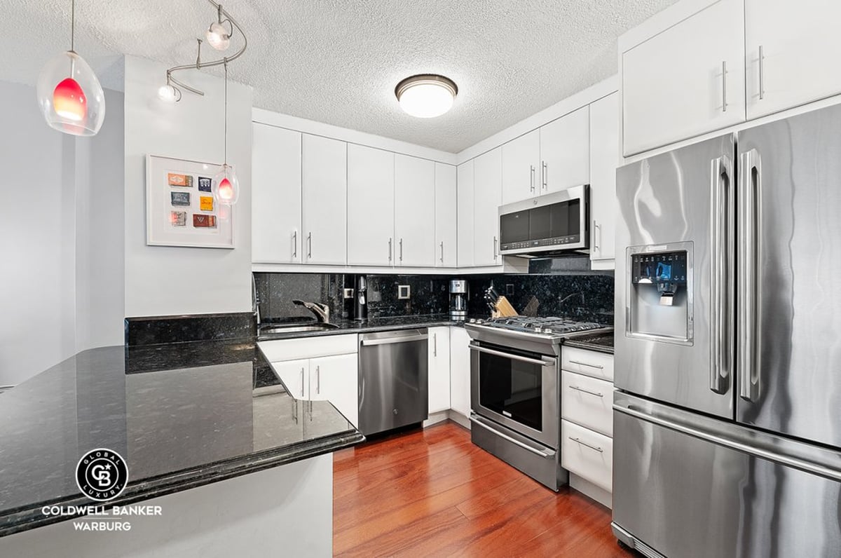 Photo for Murray Hill House - 132 East 35th Street Cooperative in Murray Hill, Manhattan