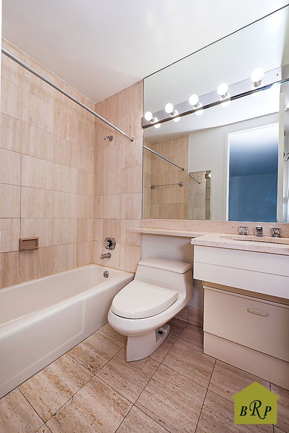 Photo for Sterling Plaza - 255 East 49th Street Condominium in Midtown East, Manhattan