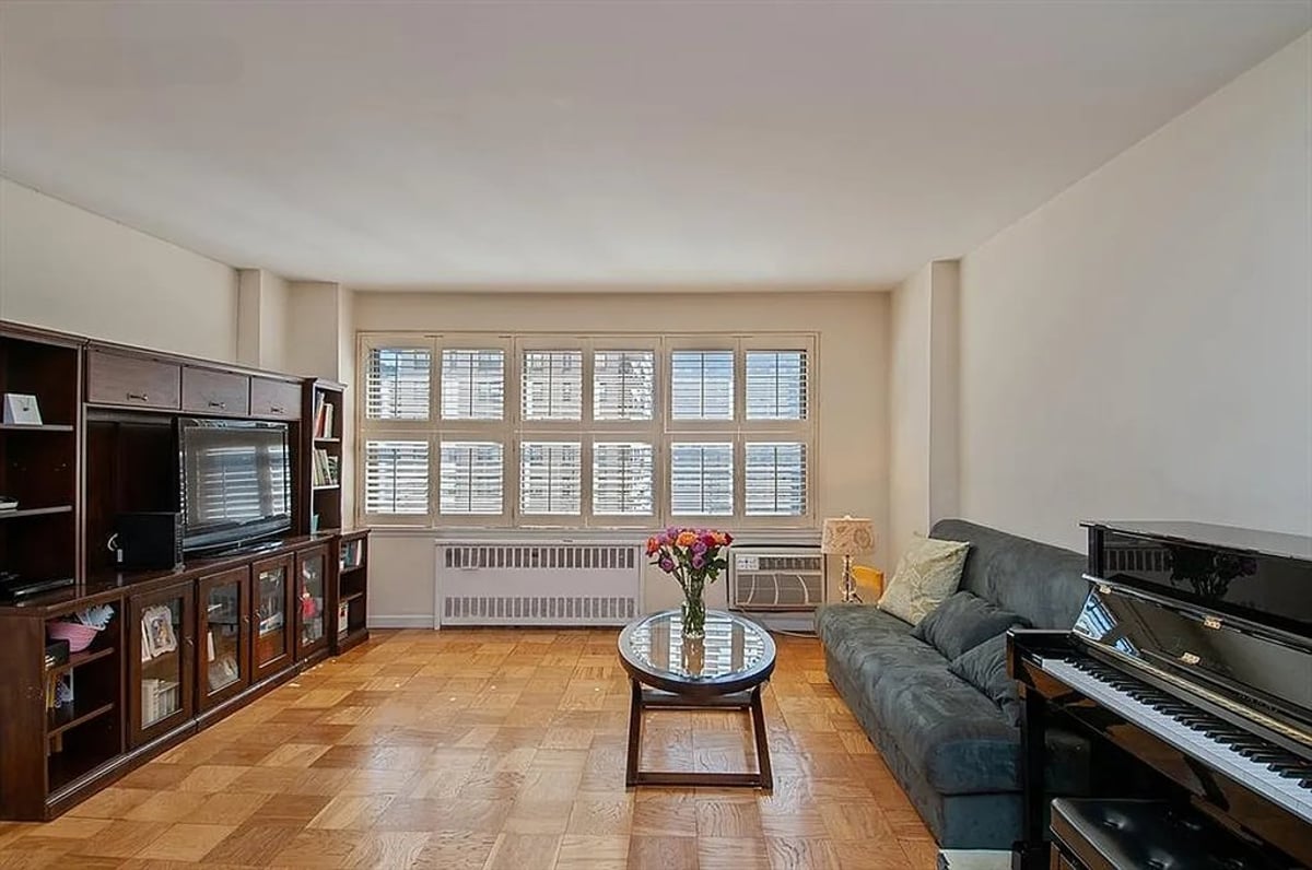 Photo for Lincoln Towers - 185 West End Avenue Condominium in Upper West Side, Manhattan