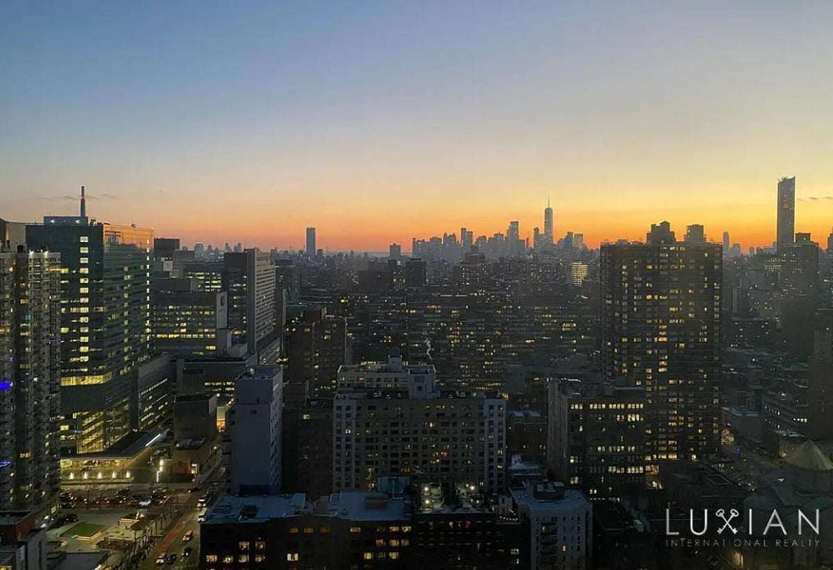 Photo for The Corinthian - 330 East 38th Street Condominium in Murray Hill, Manhattan