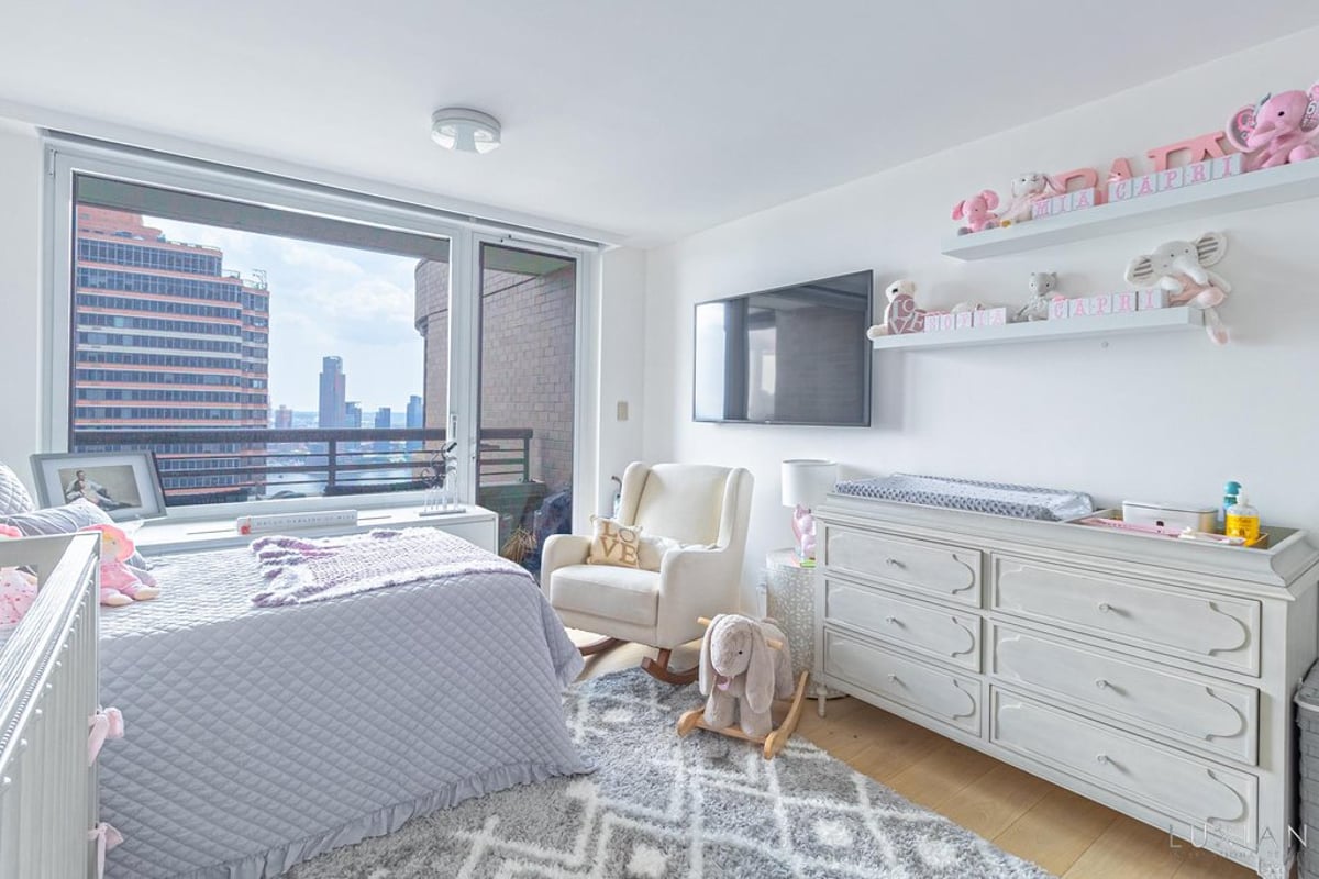 Photo for The Corinthian - 330 East 38th Street Condominium in Murray Hill, Manhattan