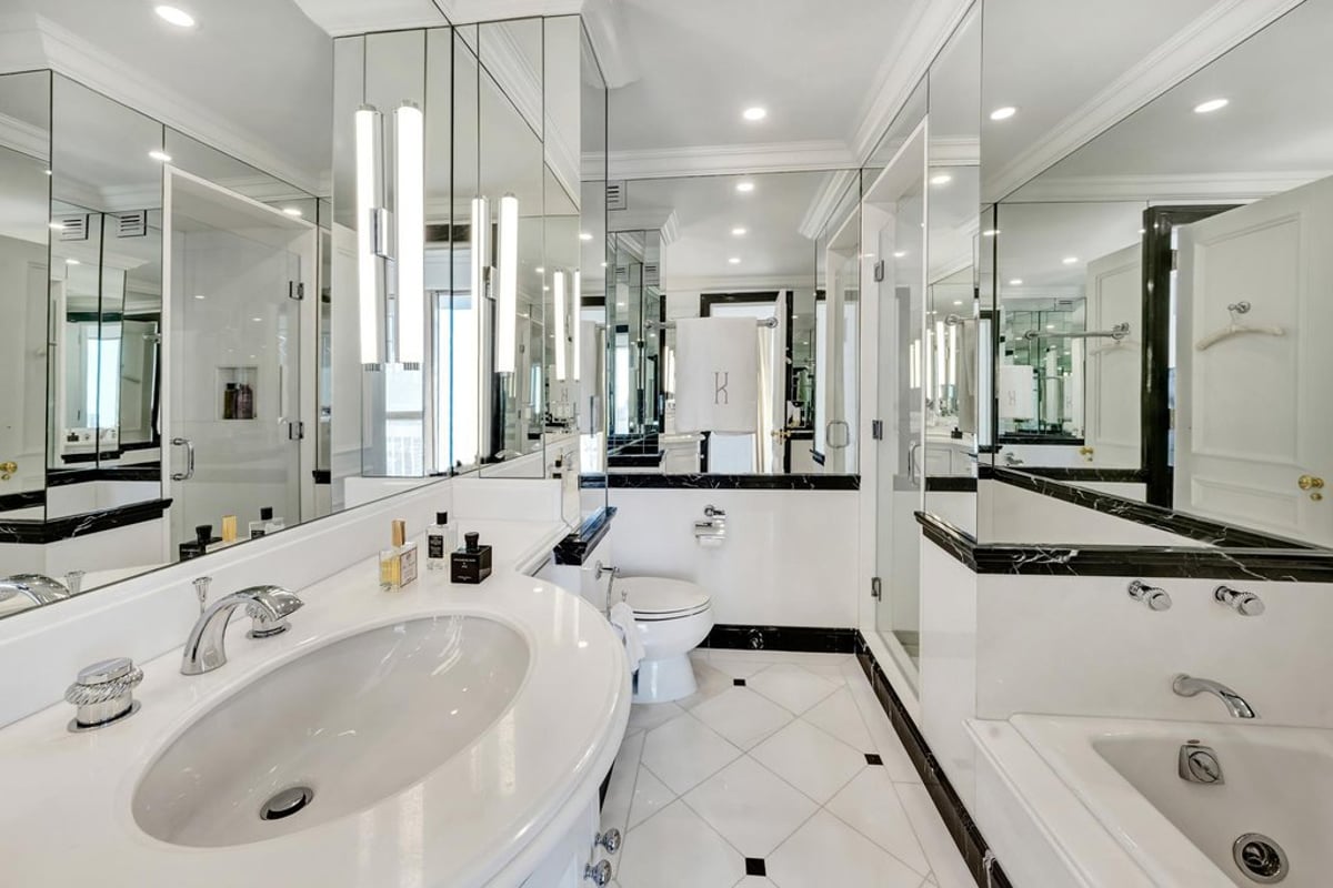 Photo for 200 East 69th Street - 200 East 69th Street Condominium in Upper East Side, Manhattan