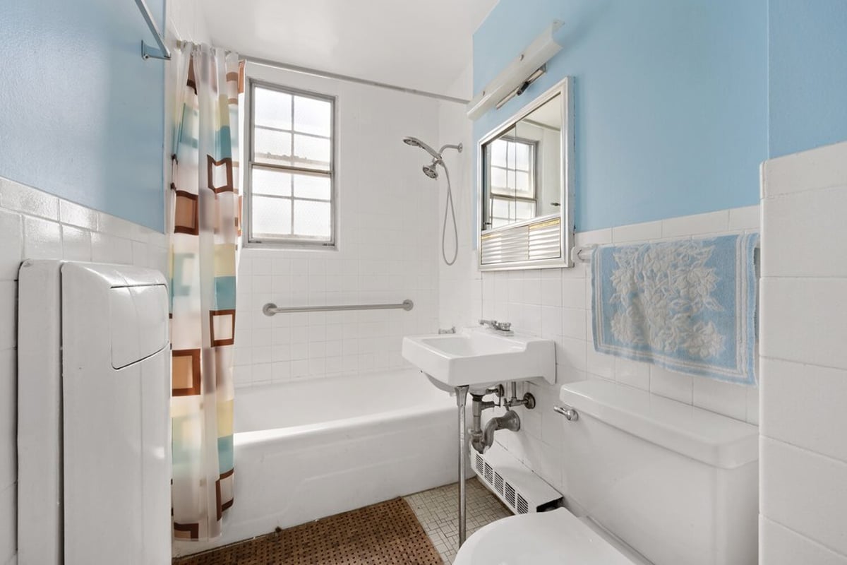 Photo for The Murray Hill Crescent - 225 East 36th Street Cooperative in Murray Hill, Manhattan