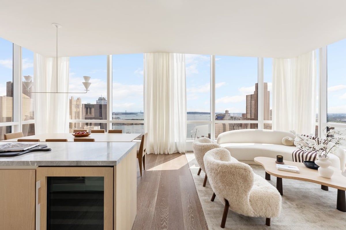 Photo for 42 Trinity Place - 77 Greenwich Condominium in Financial District, Manhattan