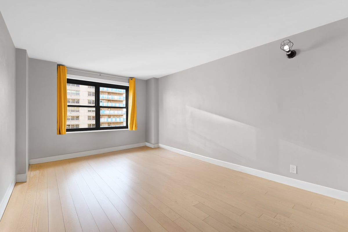 Photo for Lincoln Towers - 140 West End Avenue Condominium in Upper West Side, Manhattan