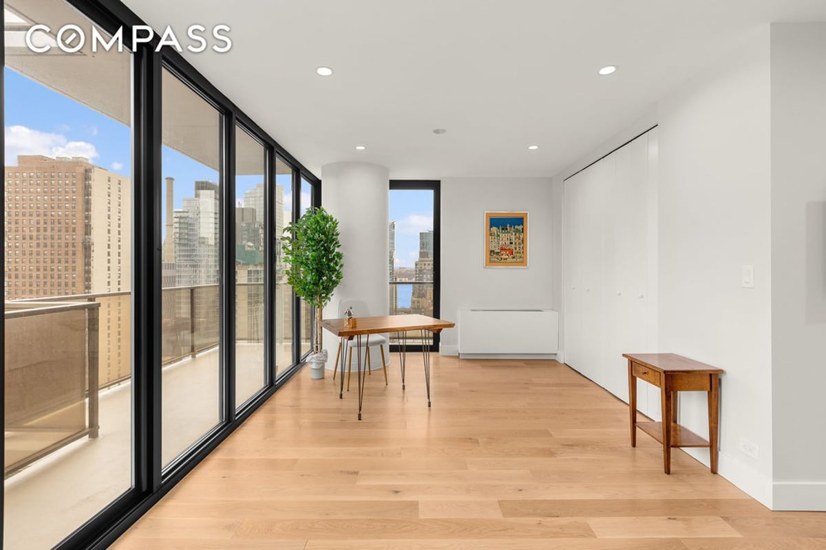 Photo for The Alfred - 161 West 61St Street Condominium in Upper West Side, Manhattan