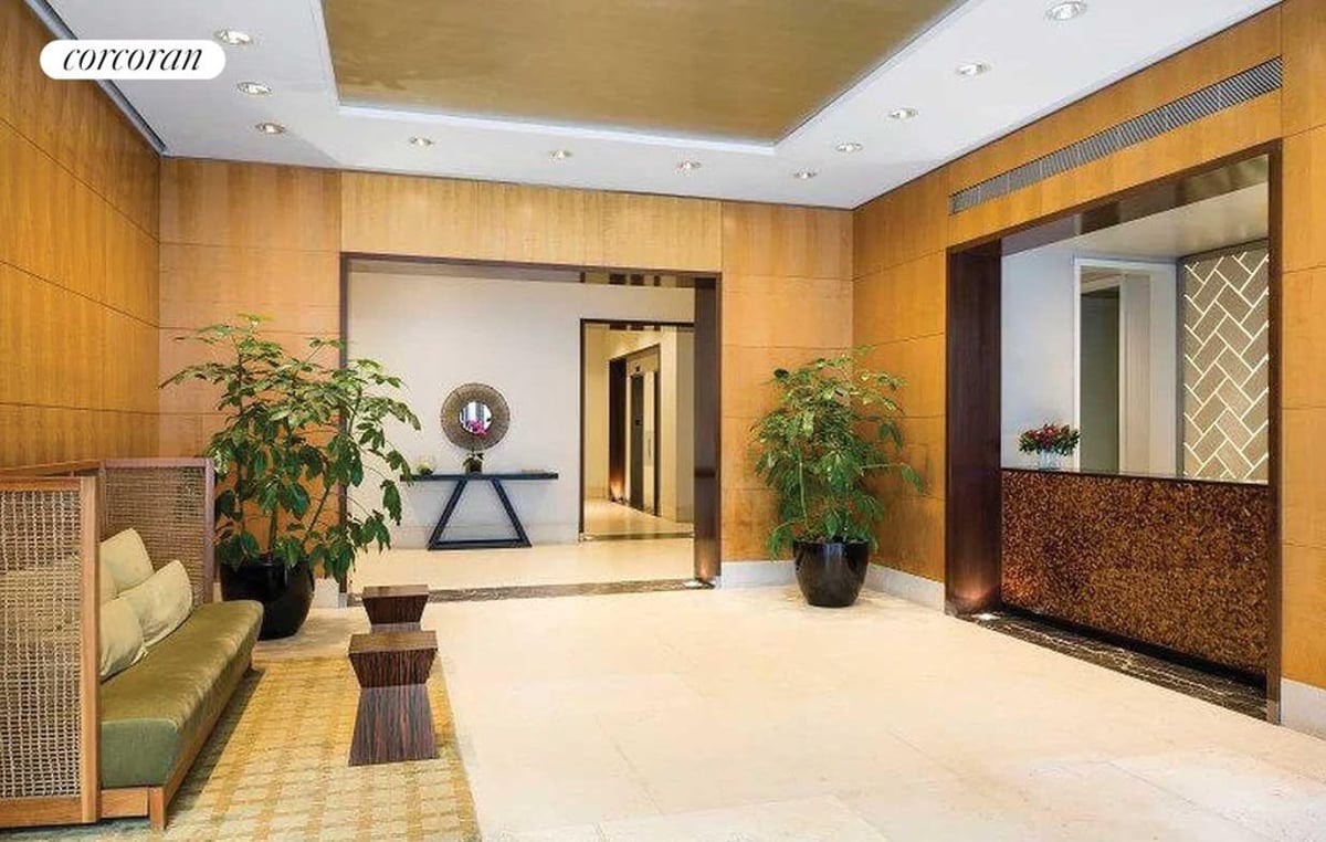 Photo for Bridge Tower Place - 401 East 60th Street Condominium in Upper East Side, Manhattan