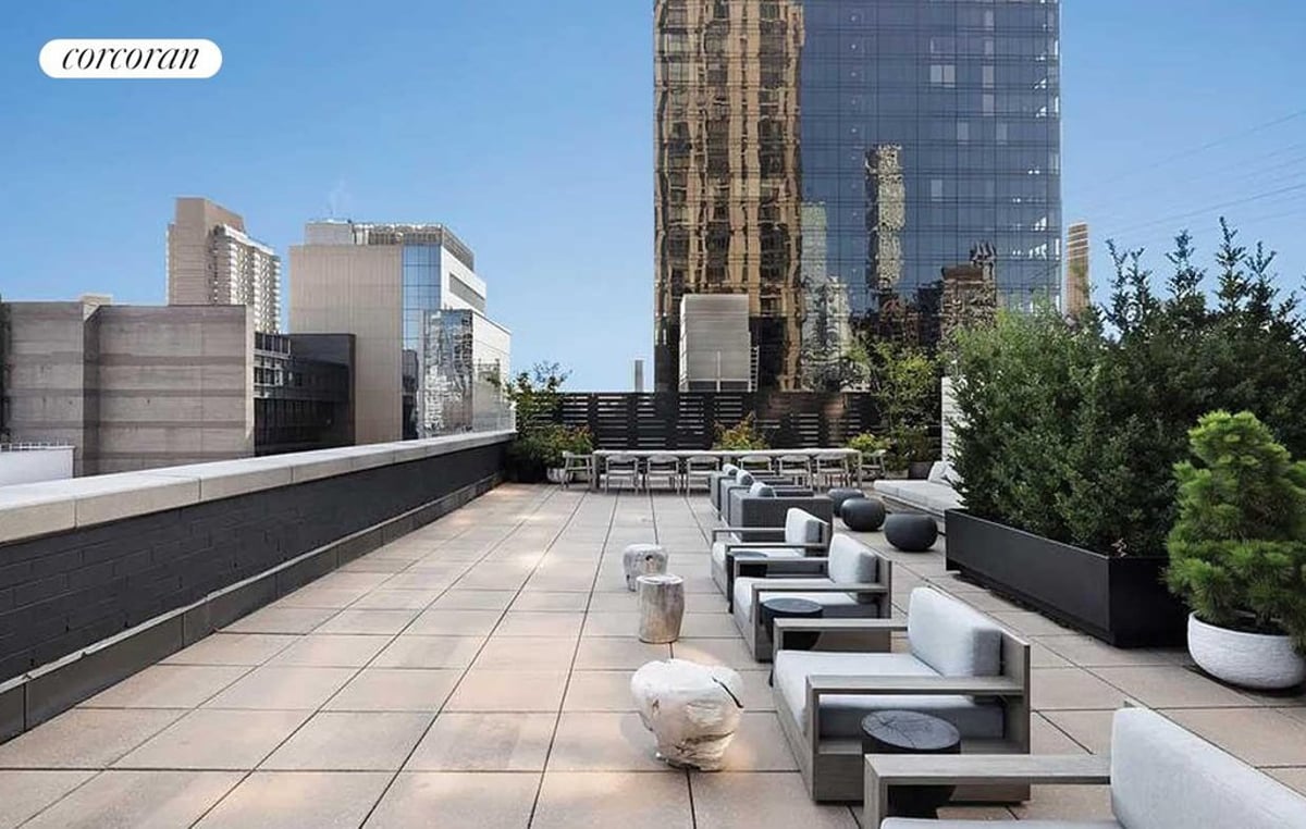 Photo for Bridge Tower Place - 401 East 60th Street Condominium in Upper East Side, Manhattan