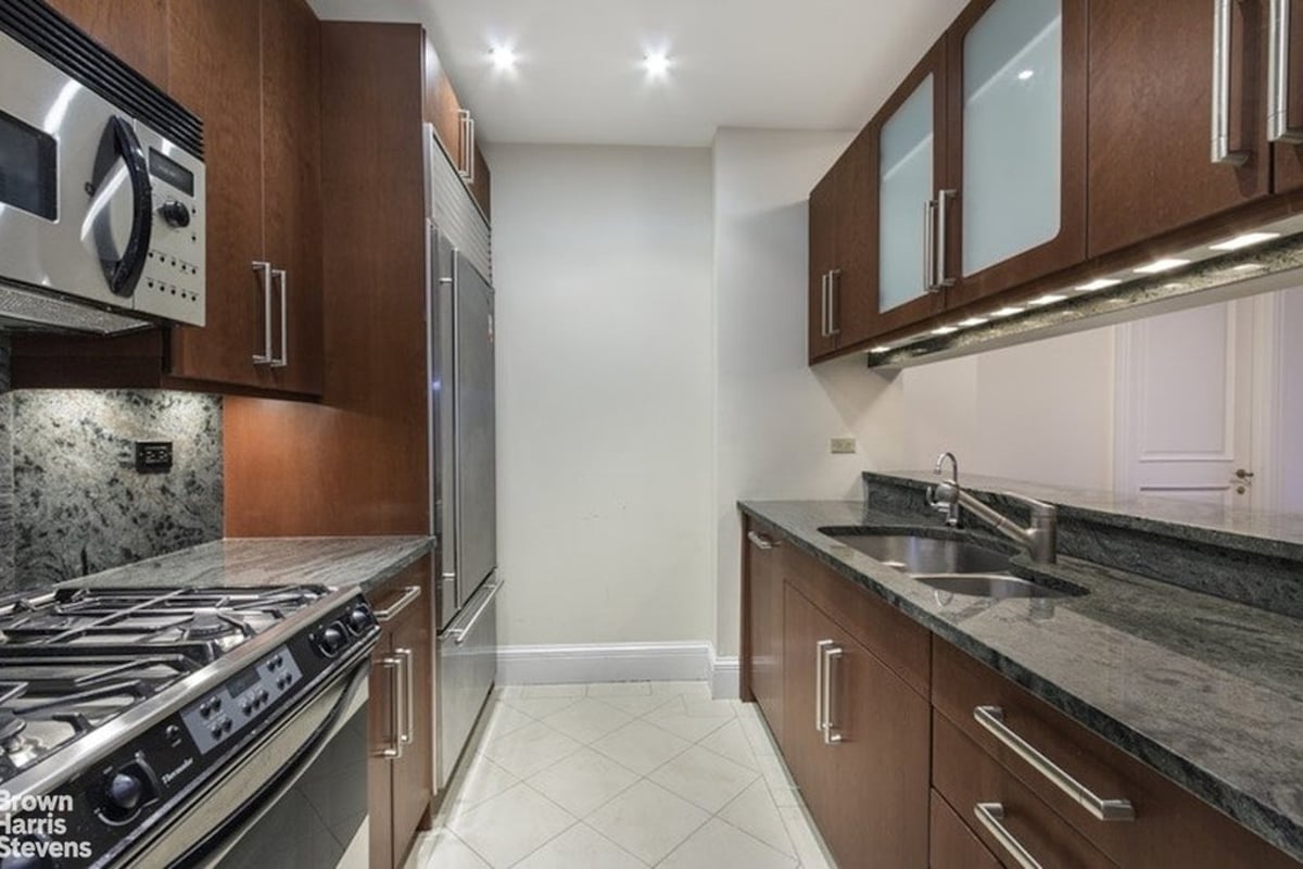 Photo for The Beekman Regent - 351 East 51St Street Condominium in Midtown East, Manhattan