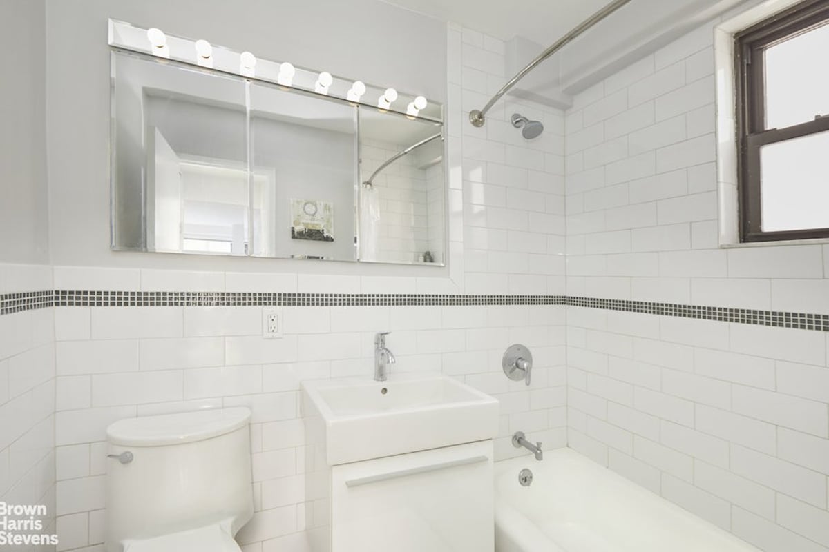 Photo for 330 3rd Avenue - 330 Third Avenue Cooperative in Gramercy Park, Manhattan