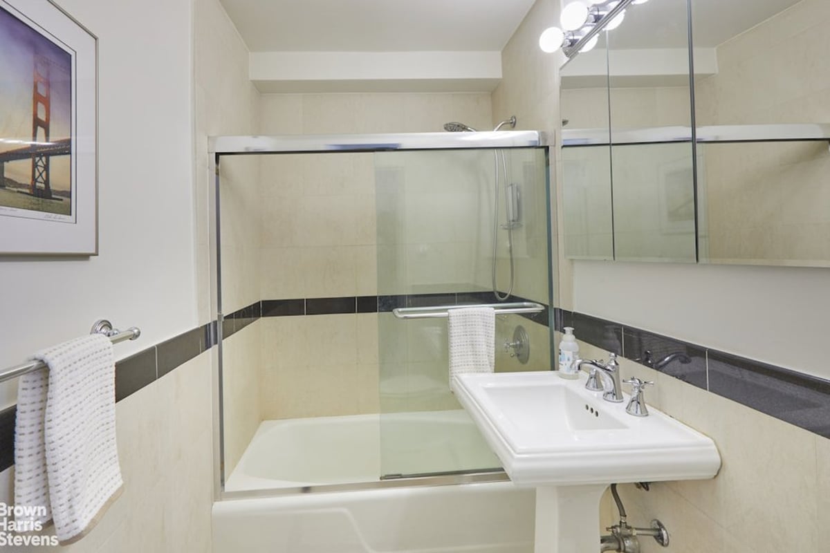 Photo for Trafalgar House - 120 East 90th Street Condominium in Upper East Side, Manhattan