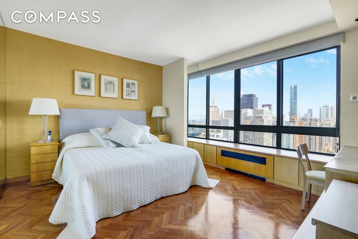 Photo for 100 United Nations Plaza - 100  United Nations Plaza Condominium in Midtown East, Manhattan