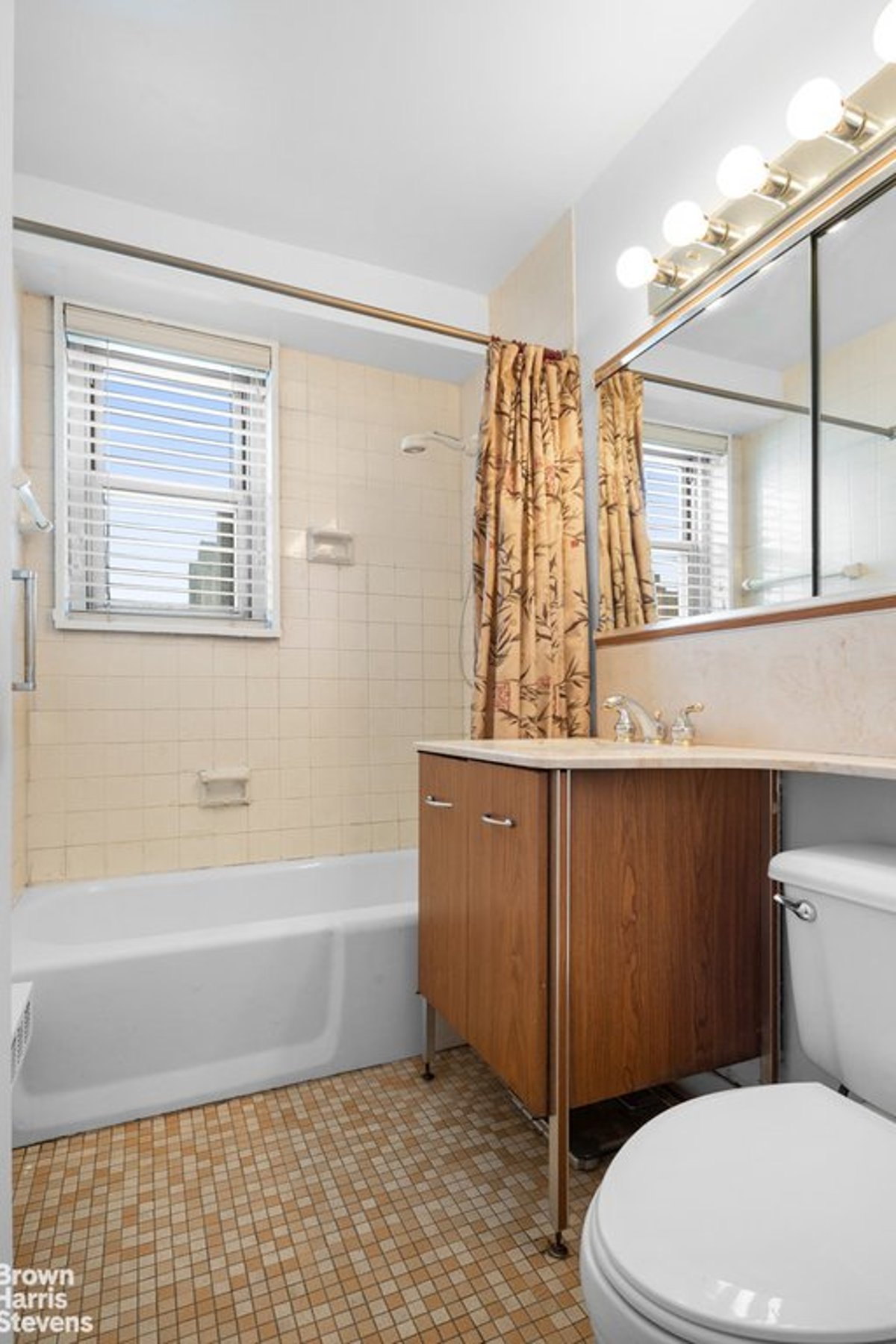 Photo for 345 East 86th Street - 345 East 86th Street Cooperative in Upper East Side, Manhattan