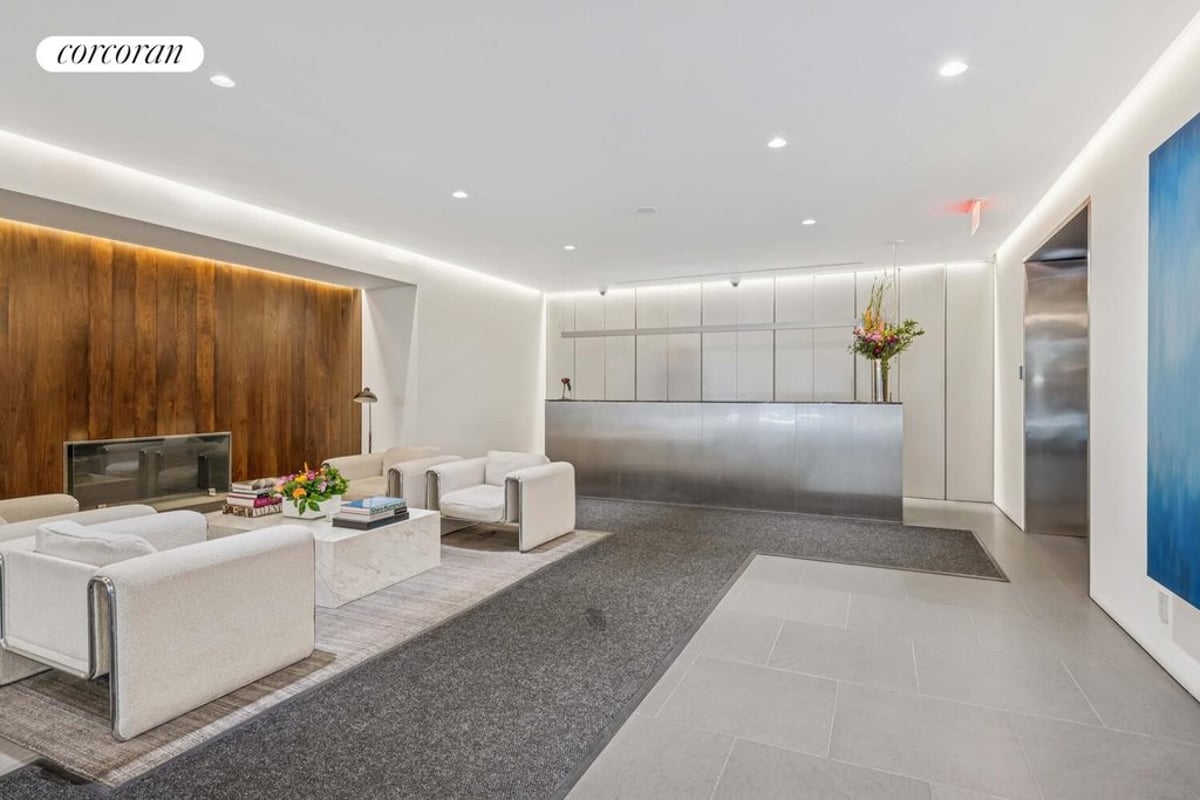 Photo for 200 East 62nd Street - 200 East 62nd Street Condominium in Upper East Side, Manhattan