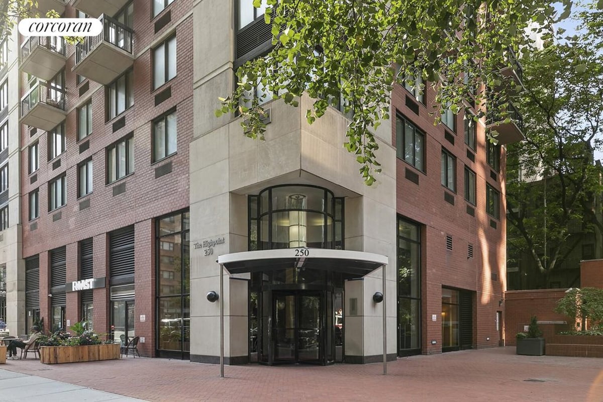 Photo for The Highpoint - 250 East 40th Street Condominium in Midtown East, Manhattan