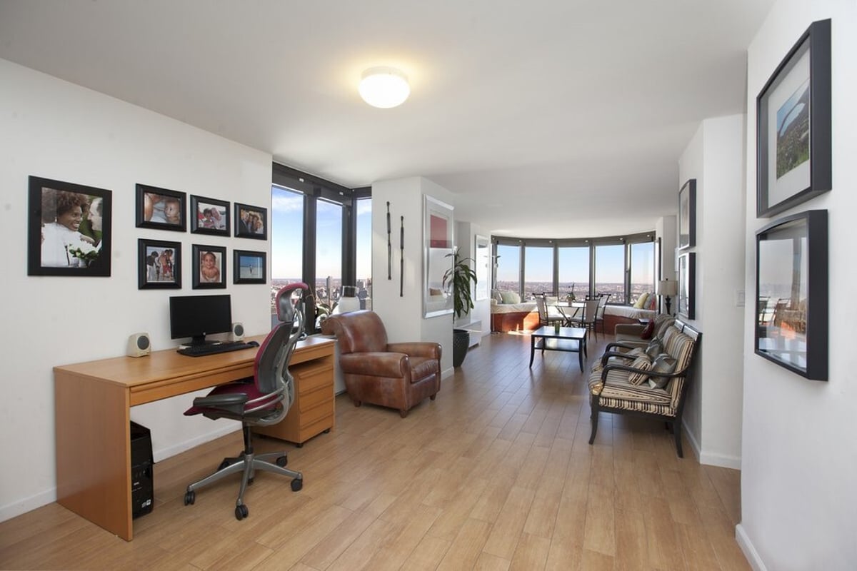 Photo for The Corinthian - 330 East 38th Street Condominium in Murray Hill, Manhattan