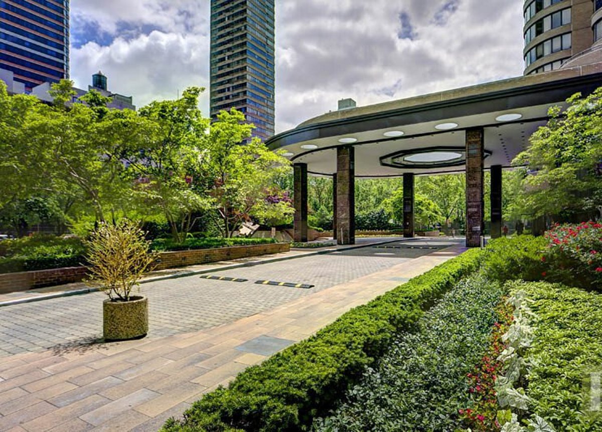 Photo for The Corinthian - 330 East 38th Street Condominium in Murray Hill, Manhattan