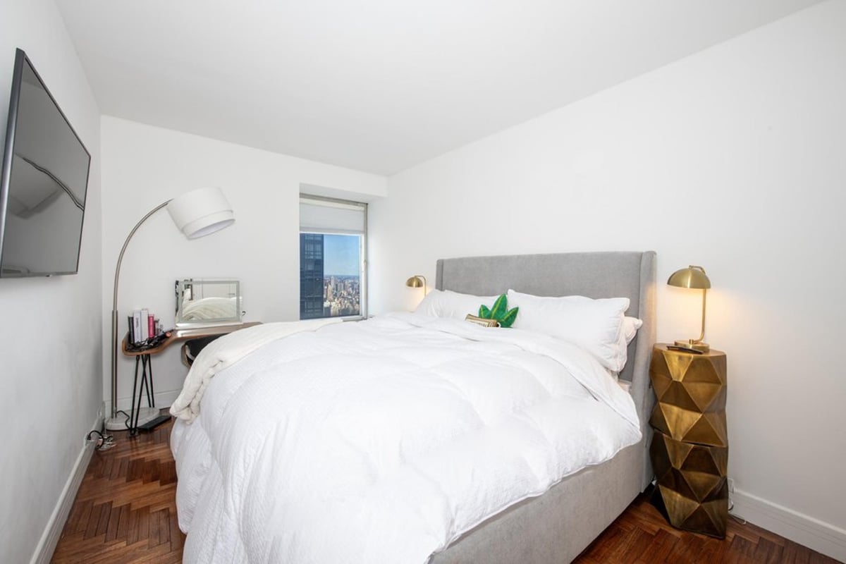 Photo for CitySpire - 150 West 56th Street Condominium in Midtown, Manhattan