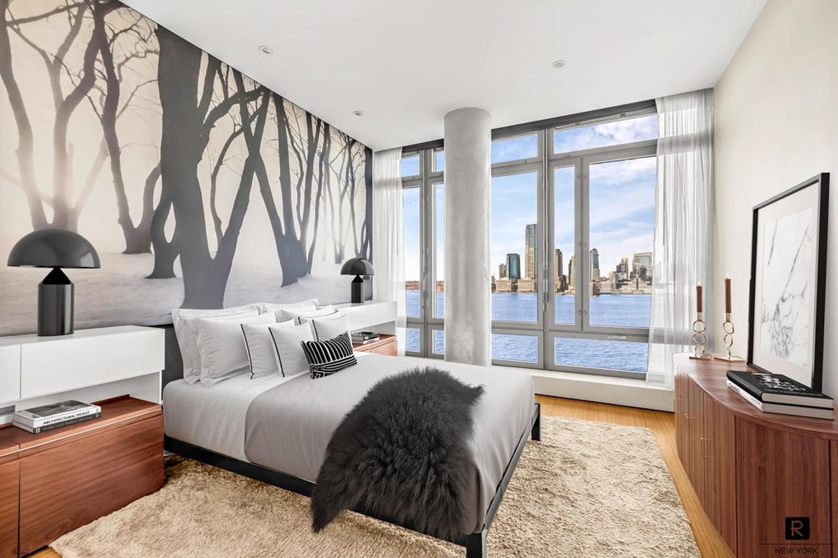Photo for Riverhouse, One Rockefeller Park - 2 River Terrace Condominium in Battery Park City, Manhattan