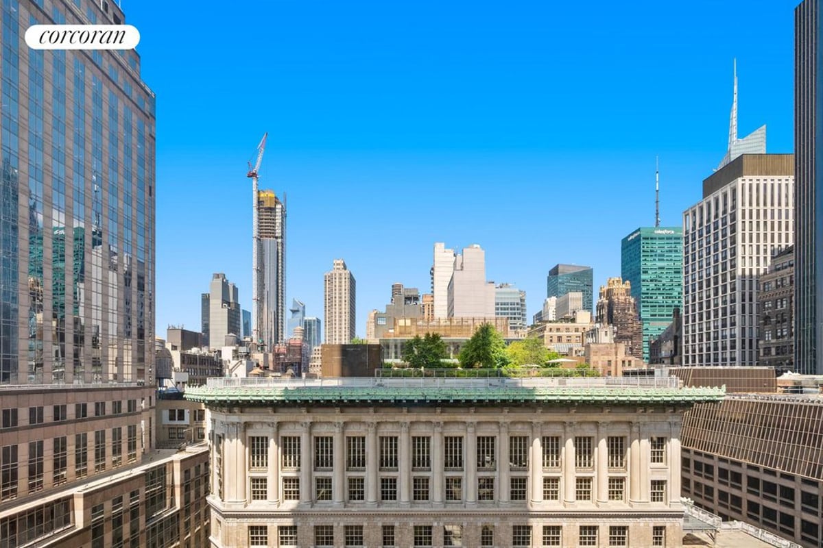 Photo for 425 Fifth Avenue - 425 Fifth Avenue Condominium in Murray Hill, Manhattan