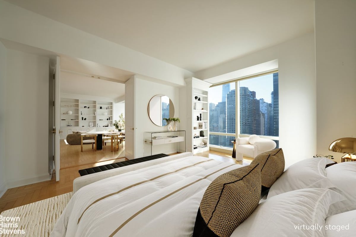 Photo for Trump World Tower - 845 United Nations Plaza Condominium in Midtown East, Manhattan