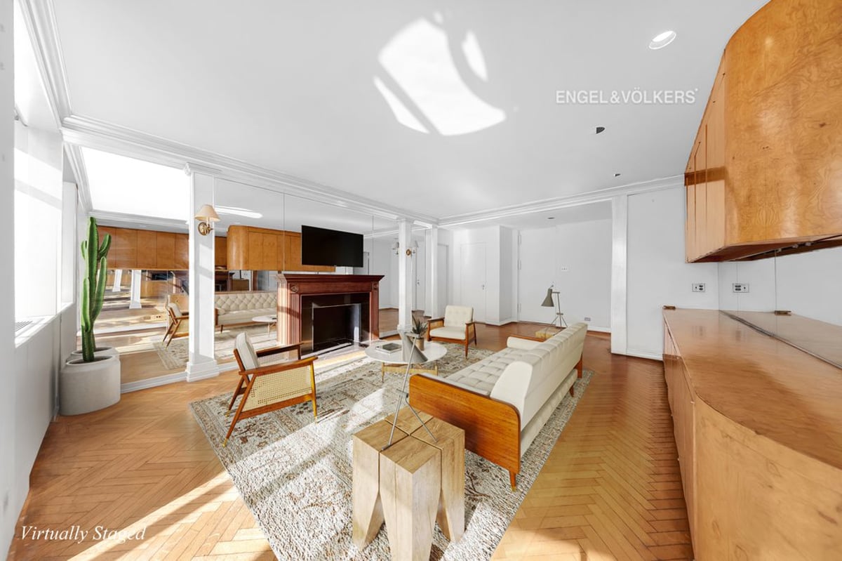 Photo for Rockefeller Apartments - 17 West 54th Street Cooperative in Midtown, Manhattan