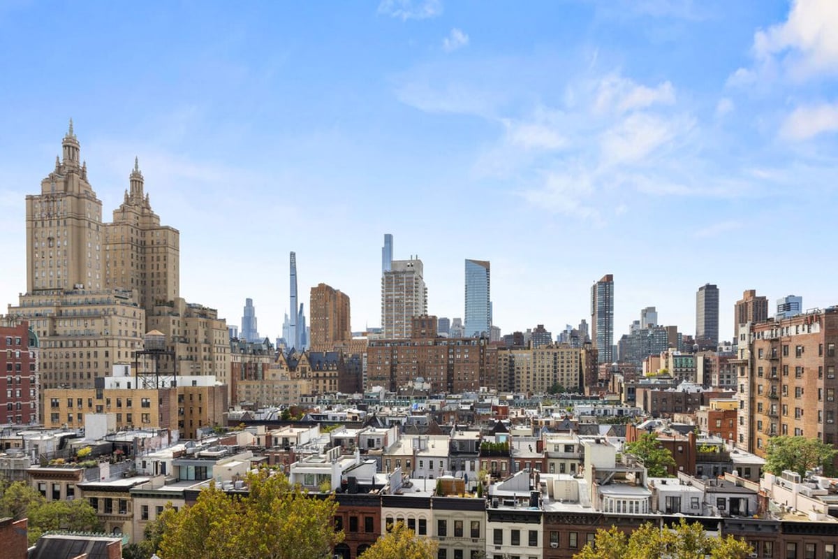 Photo for 40 WEST 77 STREET - 40 West 77th Street Cooperative in Upper West Side, Manhattan