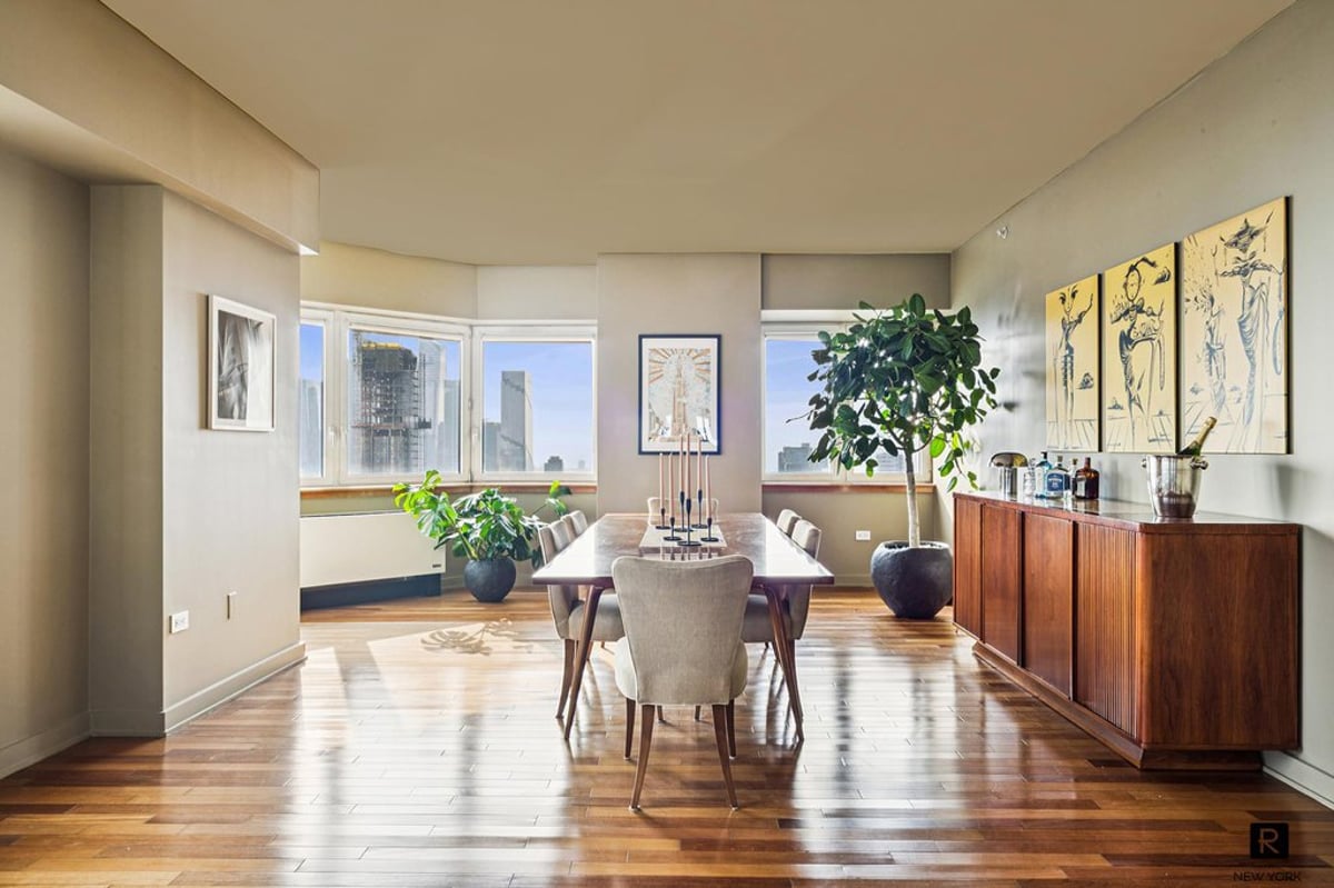 Photo for 425 Fifth Avenue - 425 Fifth Avenue Condominium in Murray Hill, Manhattan