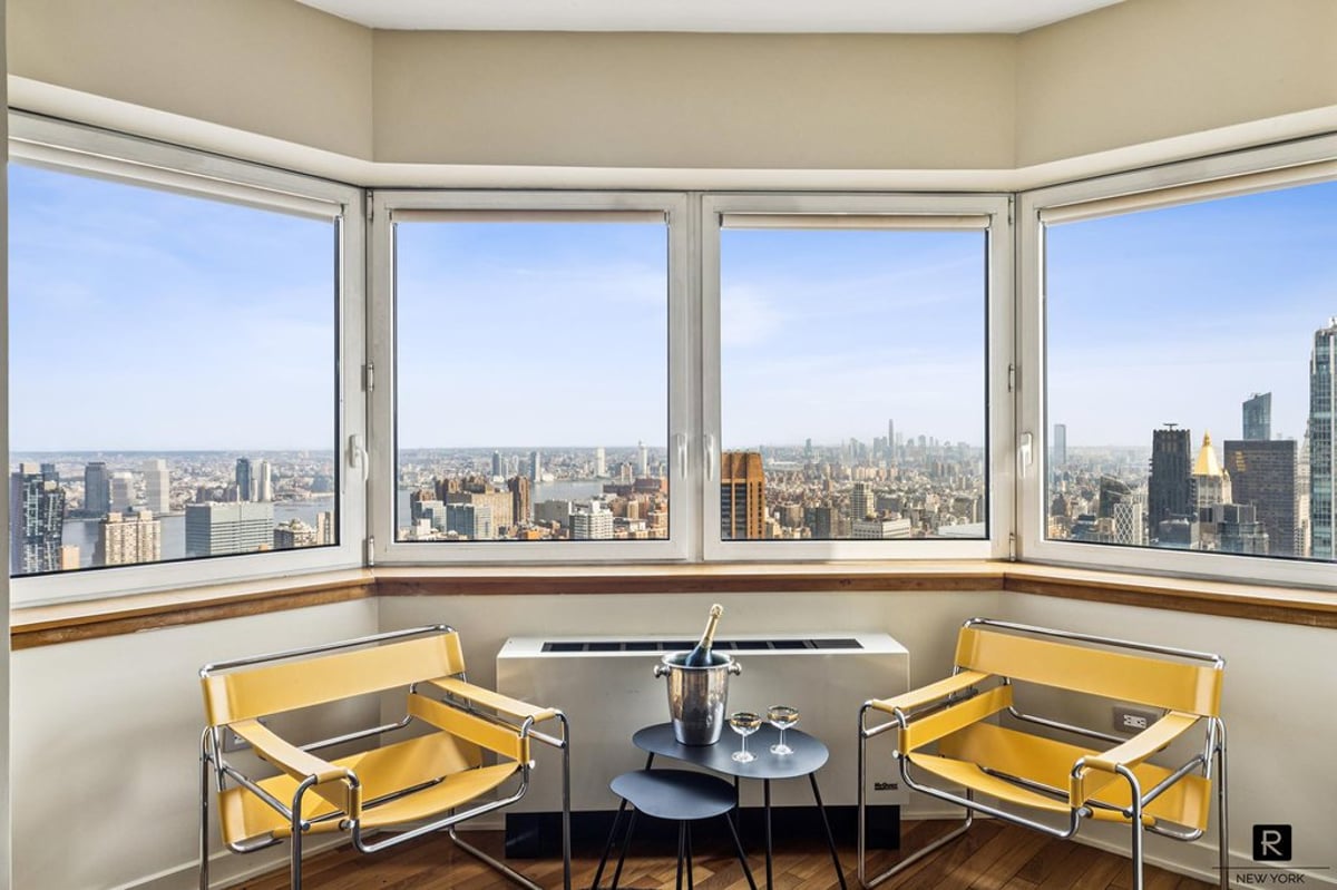 Photo for 425 Fifth Avenue - 425 Fifth Avenue Condominium in Murray Hill, Manhattan