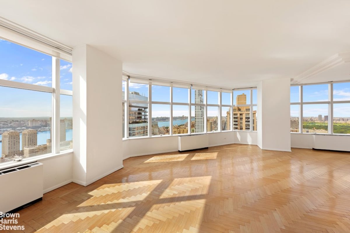 Photo for 3 Lincoln Center - 160 West 66th Street Condominium in Upper West Side, Manhattan