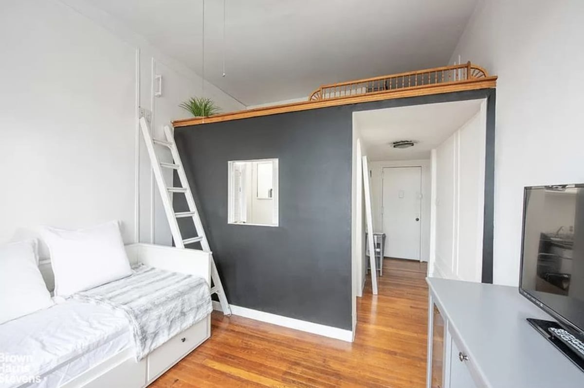 Photo for Lincoln Spencer Apartments - 140 West 69th Street Cooperative in Upper West Side, Manhattan