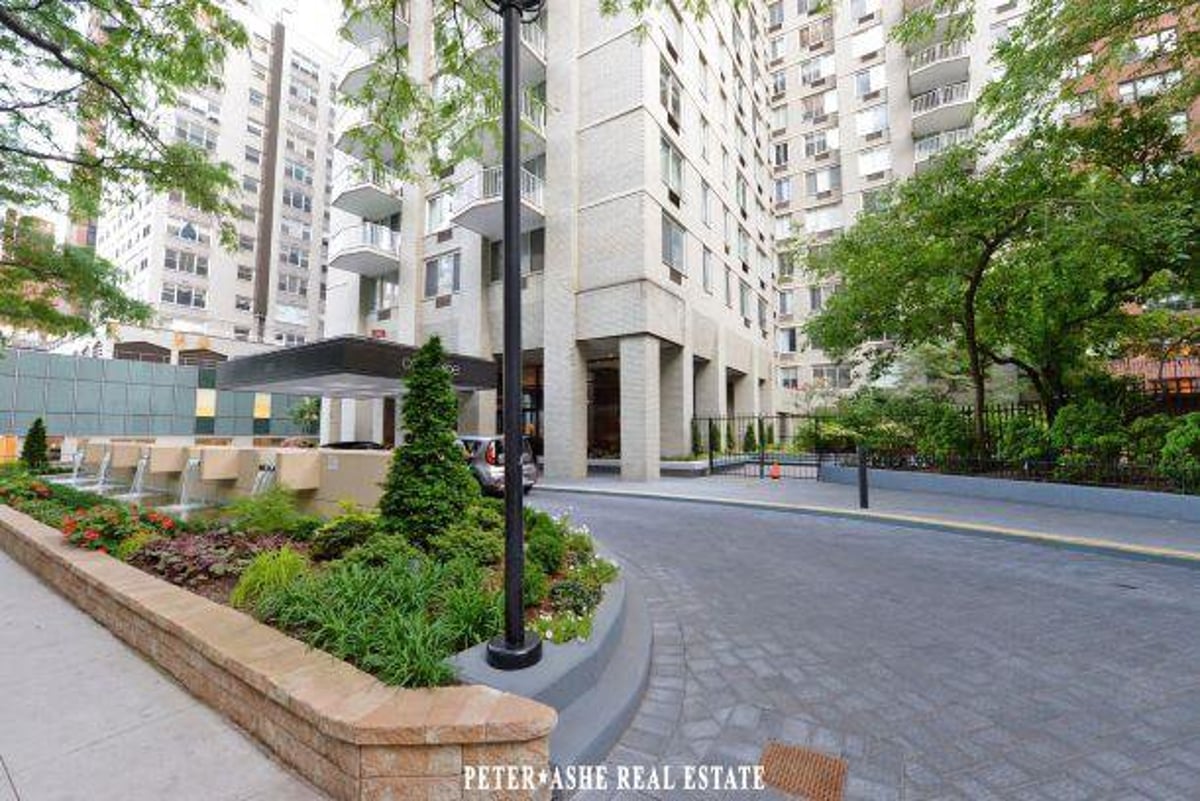Photo for The Concorde - 220 East 65th Street Condominium in Upper East Side, Manhattan