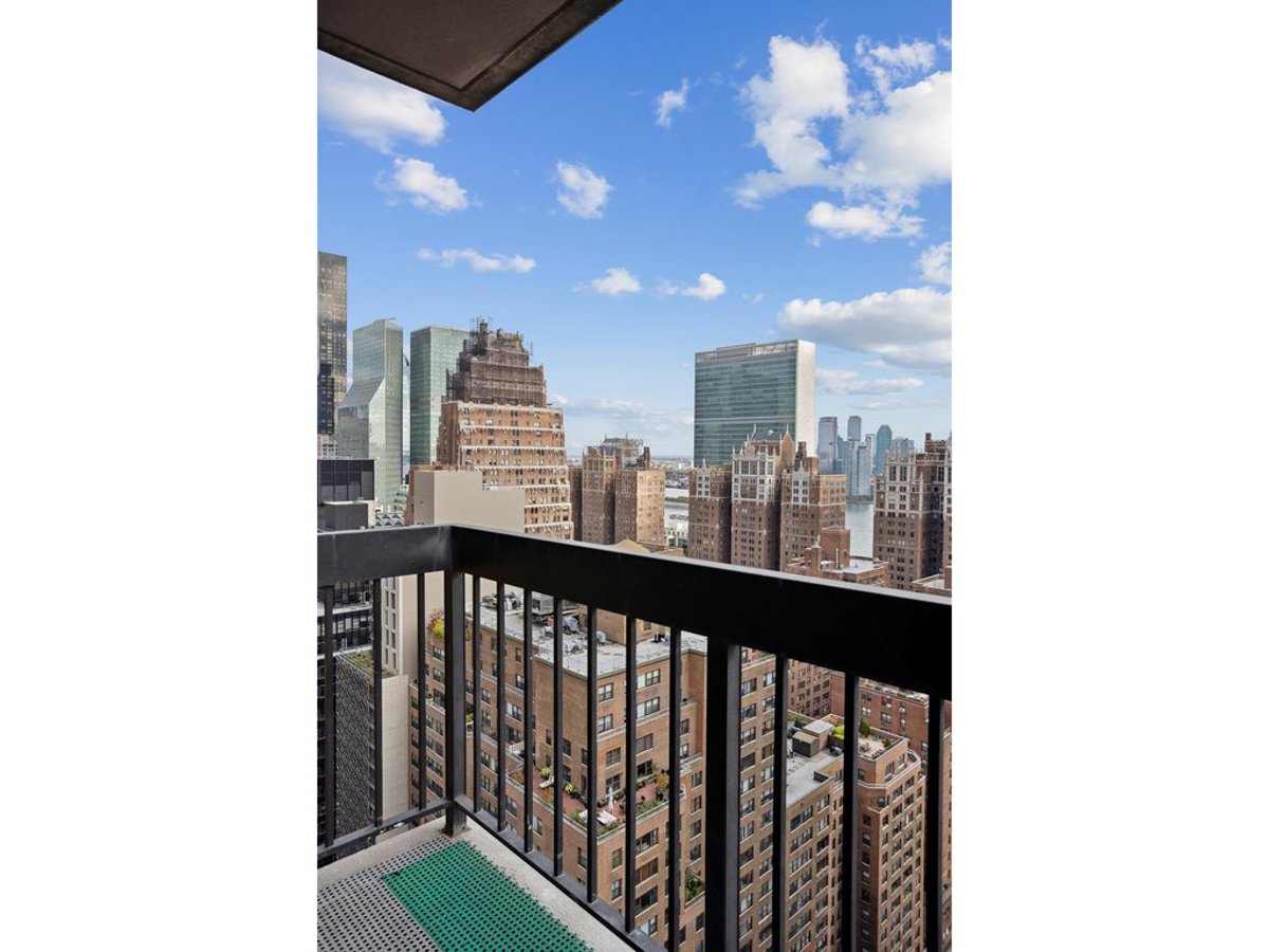 Photo for The Highpoint - 250 East 40th Street Condominium in Midtown East, Manhattan