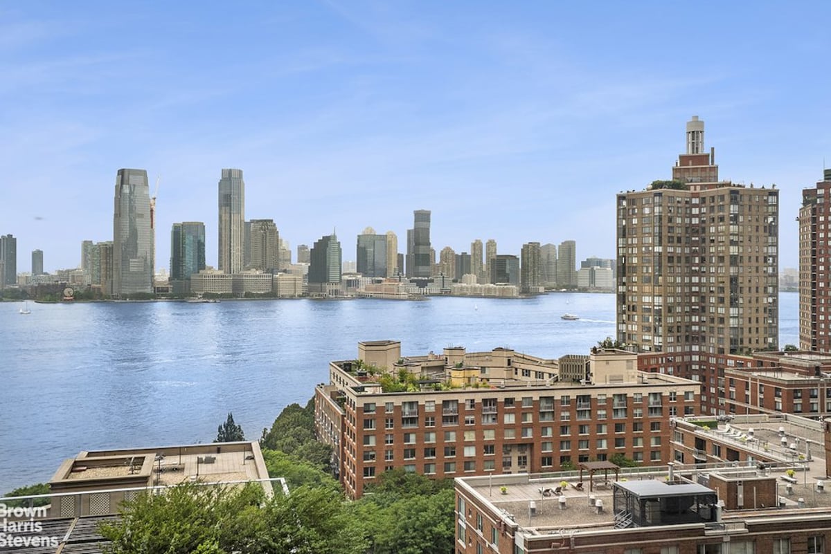 Photo for The Visionaire - 70 Little West Street Condominium in Battery Park City, Manhattan