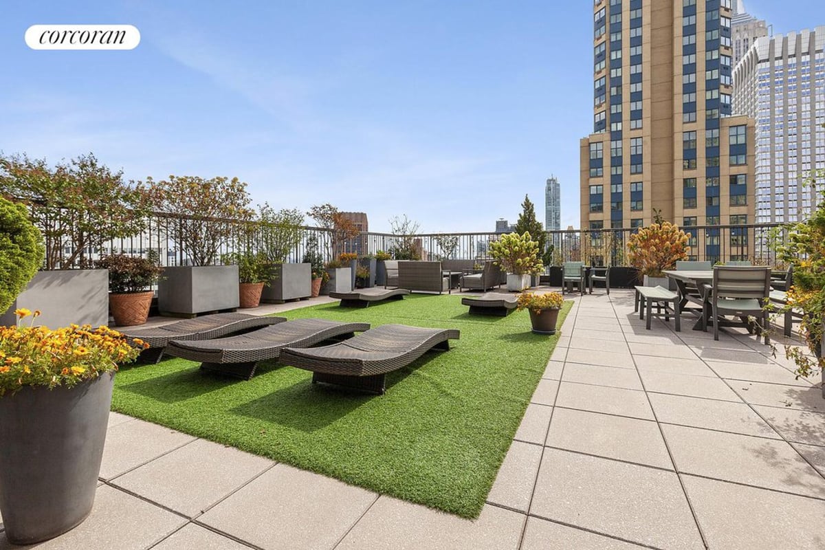 Photo for 445 5th Avenue - 445 5th Avenue Condominium in Murray Hill, Manhattan