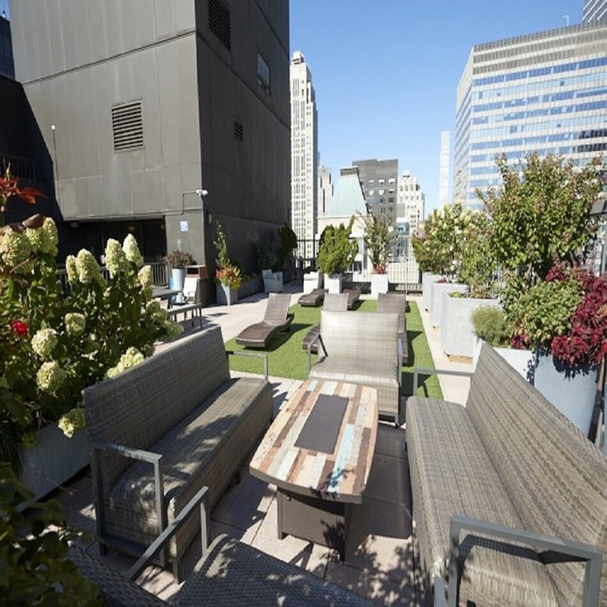 Photo for 445 5th Avenue - 445 5th Avenue Condominium in Murray Hill, Manhattan