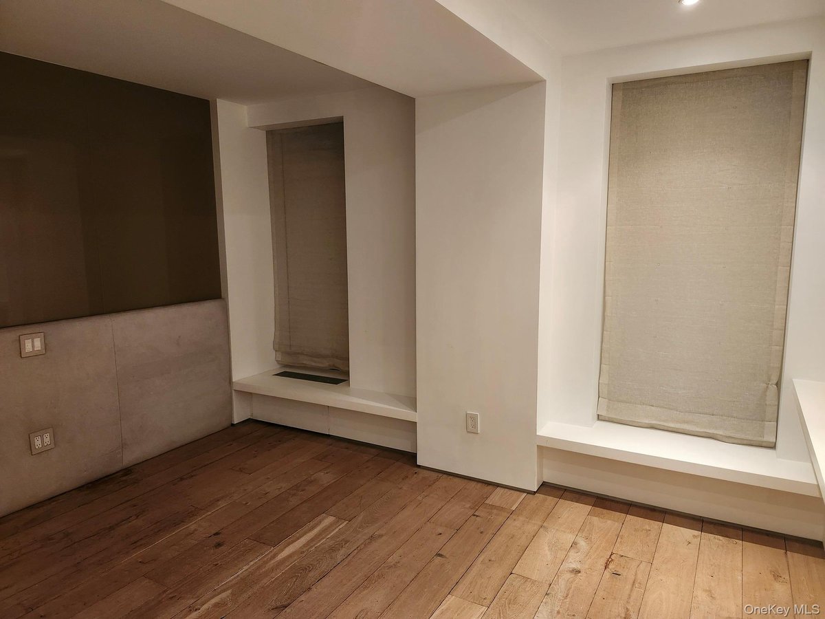 Photo for Barbizon/63 - 140 East 63rd Street Condominium in Upper East Side, Manhattan