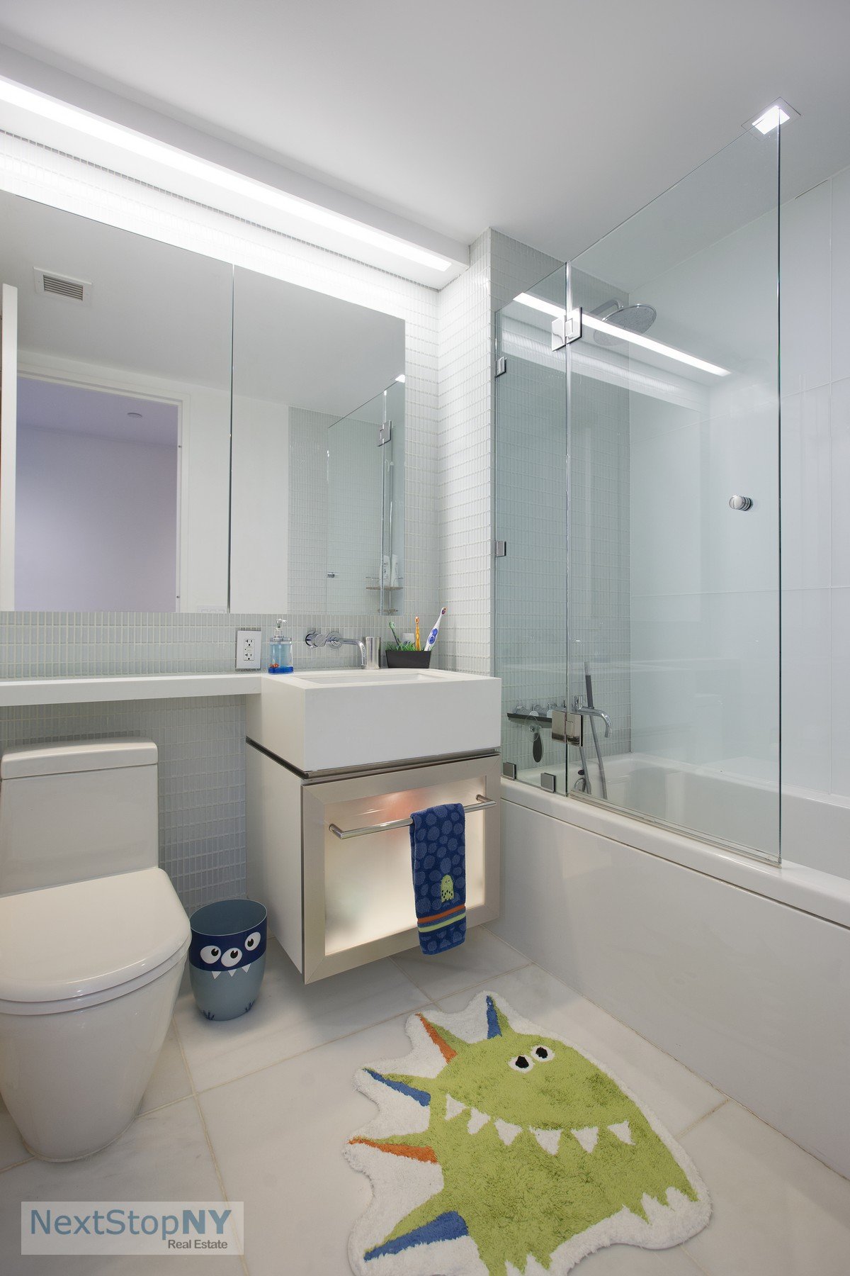 Photo for The Laurel - 400 East 67th Street Condominium in Upper East Side, Manhattan