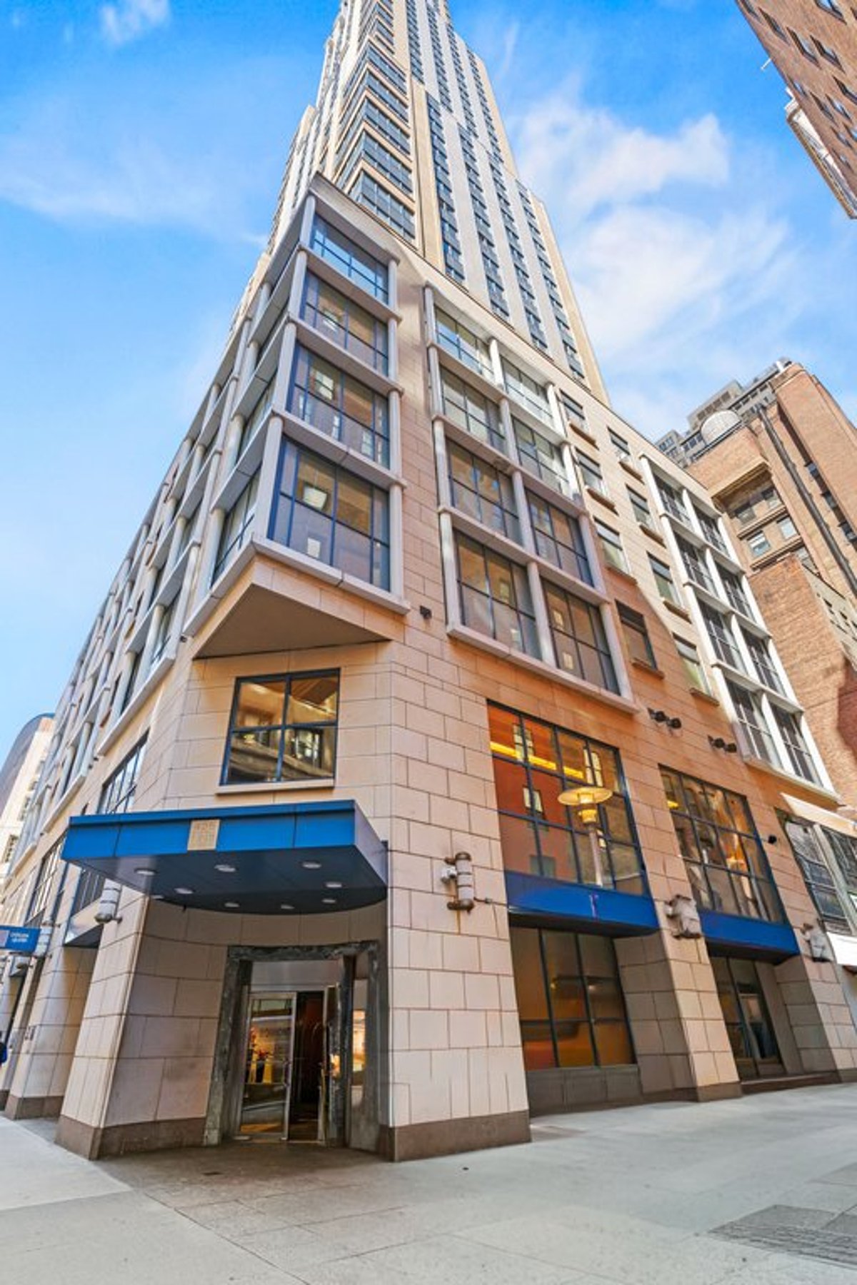 Photo for 425 Fifth Avenue - 425 Fifth Avenue Condominium in Murray Hill, Manhattan