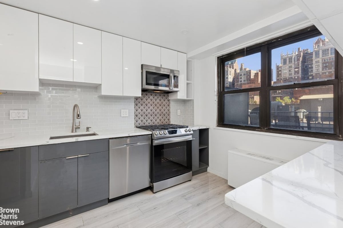 Photo for The Hamilton - 305 East 40th Street Cooperative in Turtle Bay, Manhattan