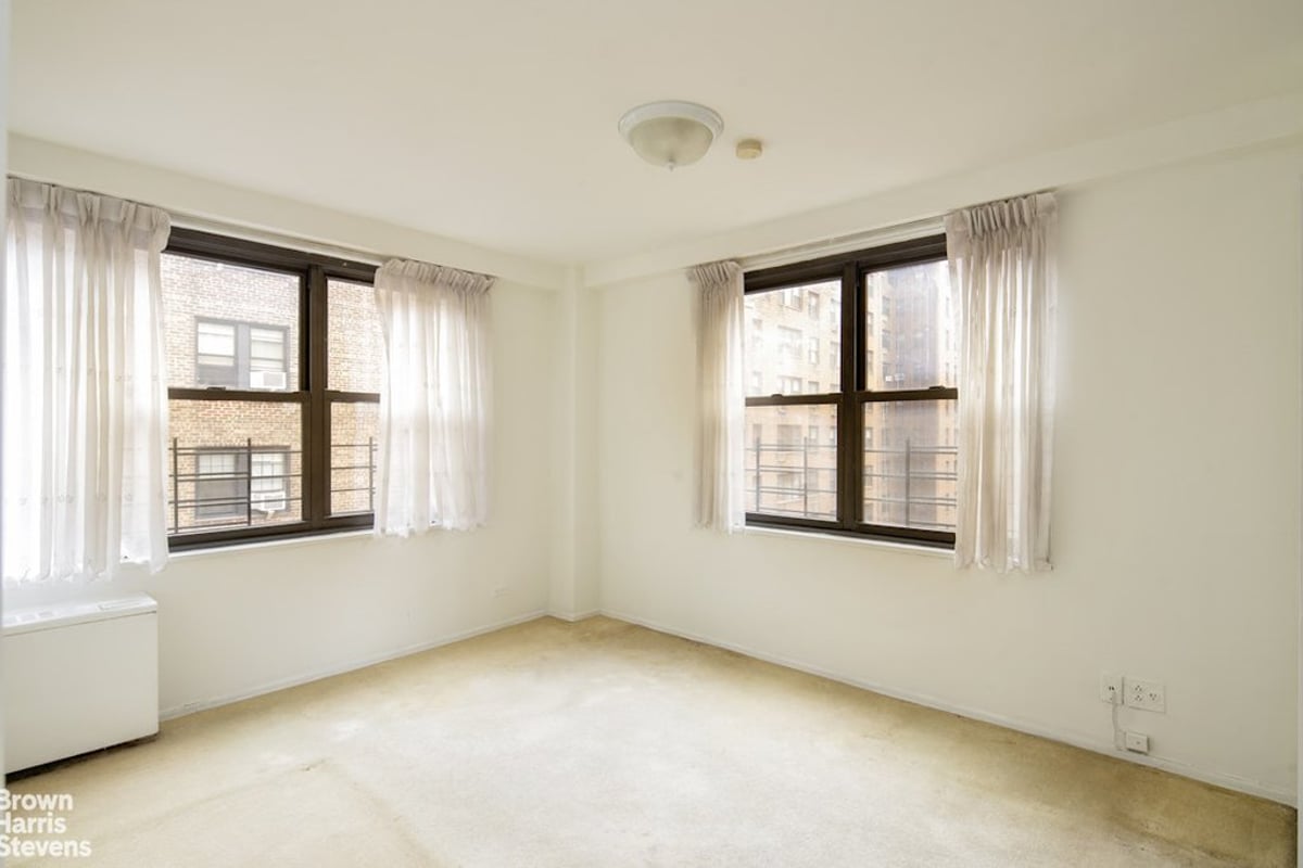 Photo for The Hamilton - 305 East 40th Street Cooperative in Turtle Bay, Manhattan