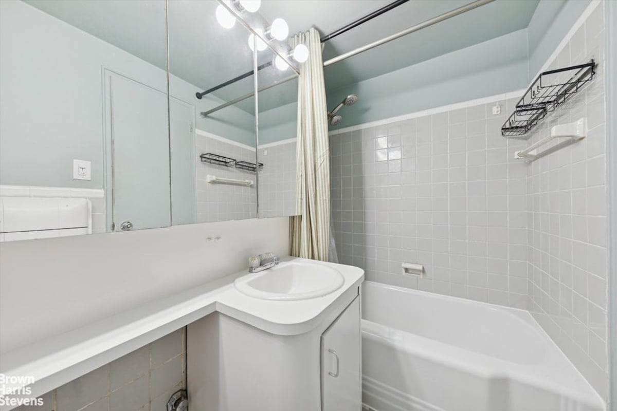 Photo for 3725 Henry Hudson Parkway West - 3725 Henry Hudson Parkway West Cooperative in West Bronx, Bronx