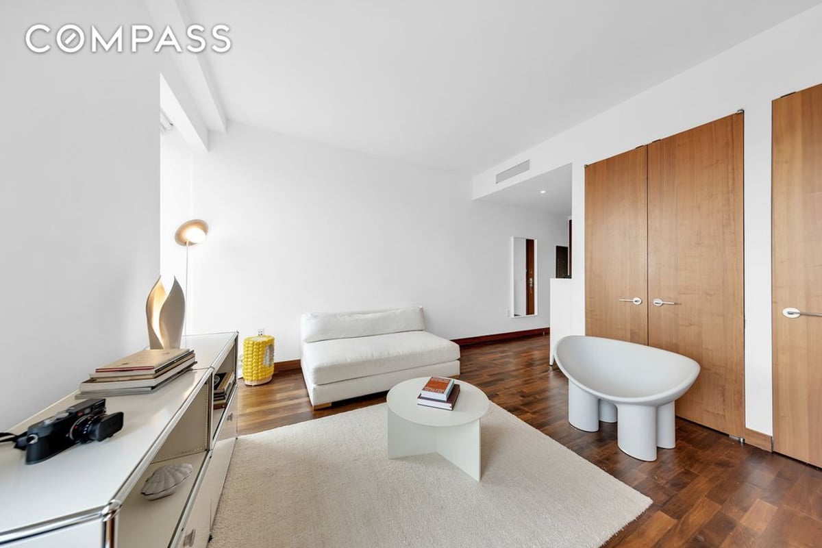 Photo for The Residences at 400 Fifth Avenue - 400 Fifth Avenue Condominium in Murray Hill, Manhattan