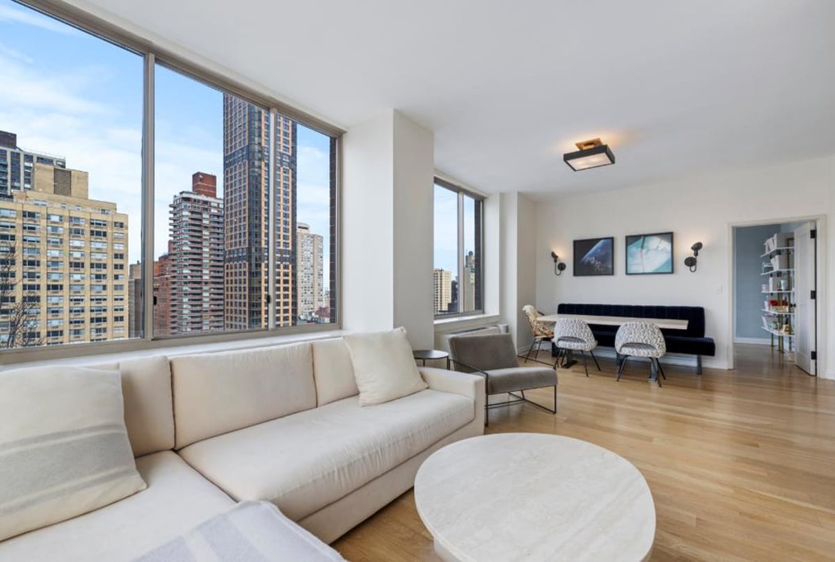 Photo for Wellington Tower - 350 East 82nd Street Condominium in Upper East Side, Manhattan