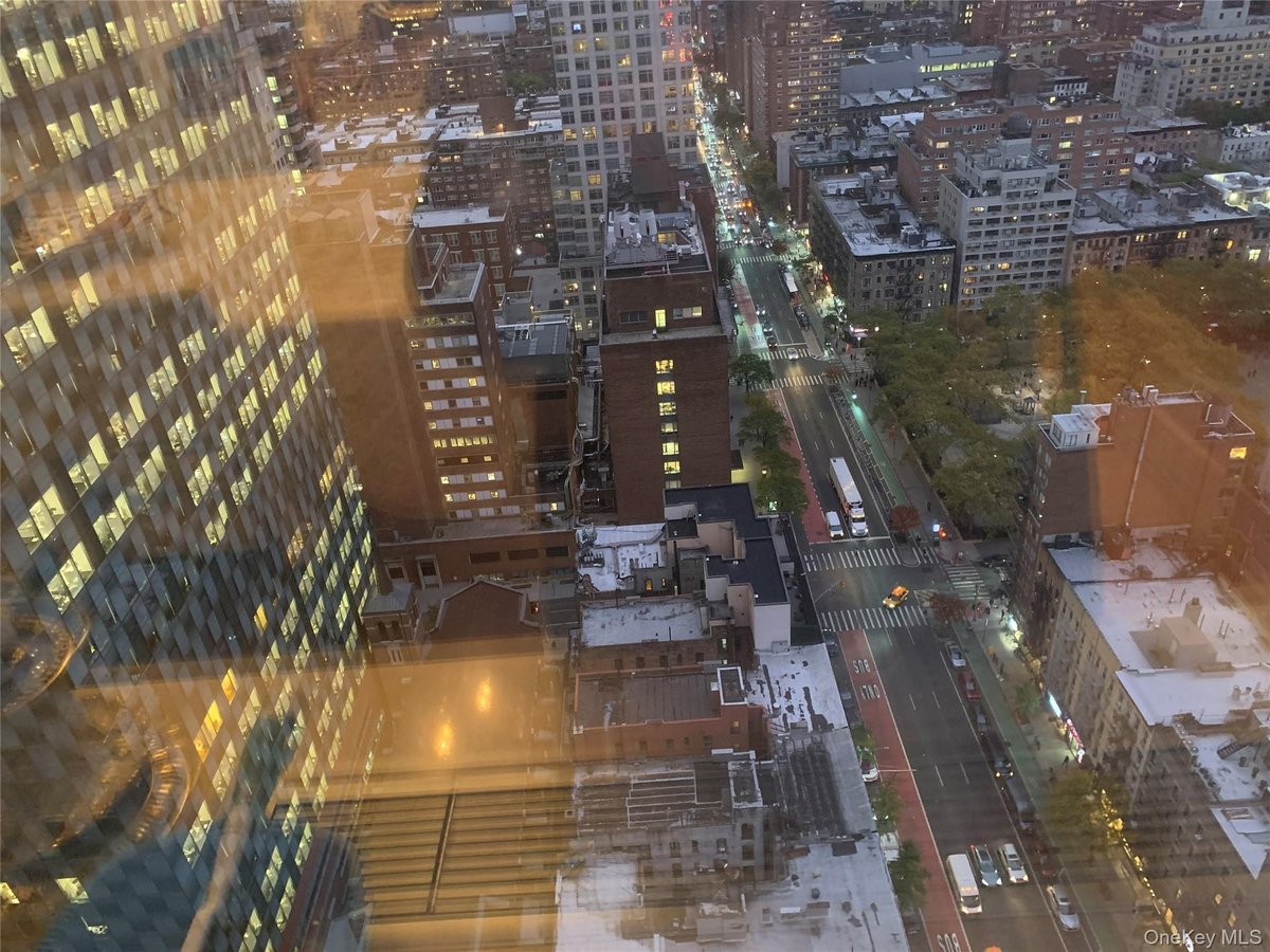 Photo for The Kingsley - 400 East 70th Street Condominium in Upper East Side, Manhattan