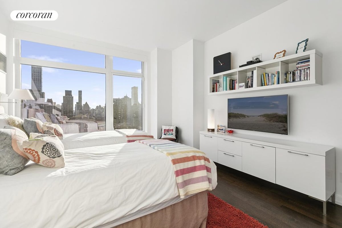 Photo for The Laurel - 400 East 67th Street Condominium in Upper East Side, Manhattan