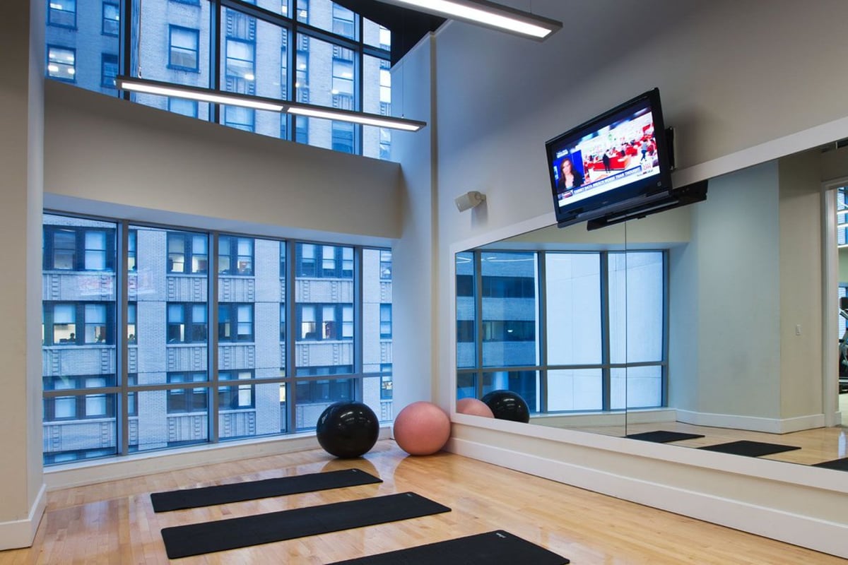 Photo for The Metropolis - 150 East 44th Street Rental Building in Turtle Bay, Manhattan