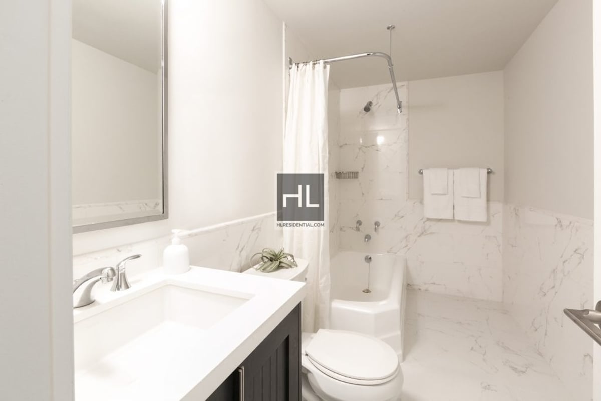 Photo for Herald Towers NYC - 50 West 34th Street Rental Building in Midtown, Manhattan