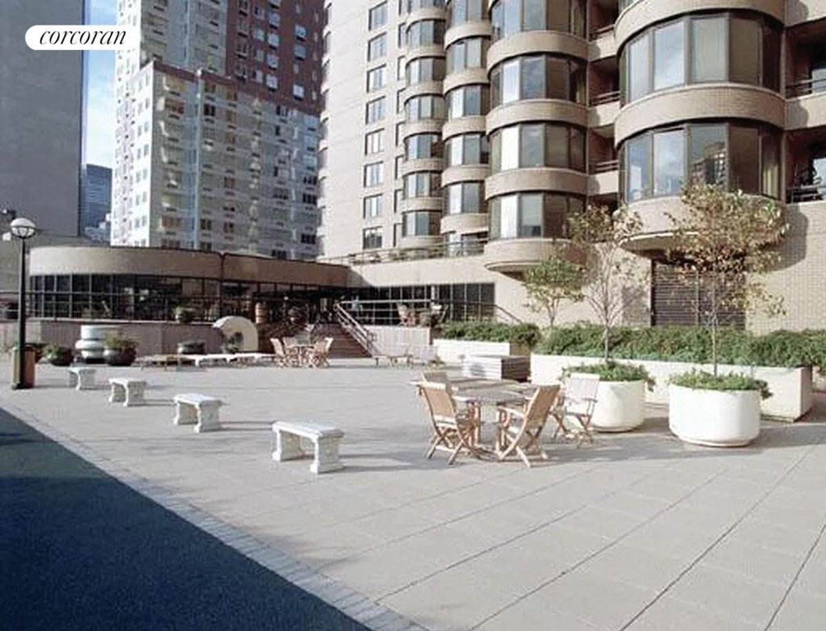 Photo for The Corinthian - 330 East 38th Street Condominium in Murray Hill, Manhattan